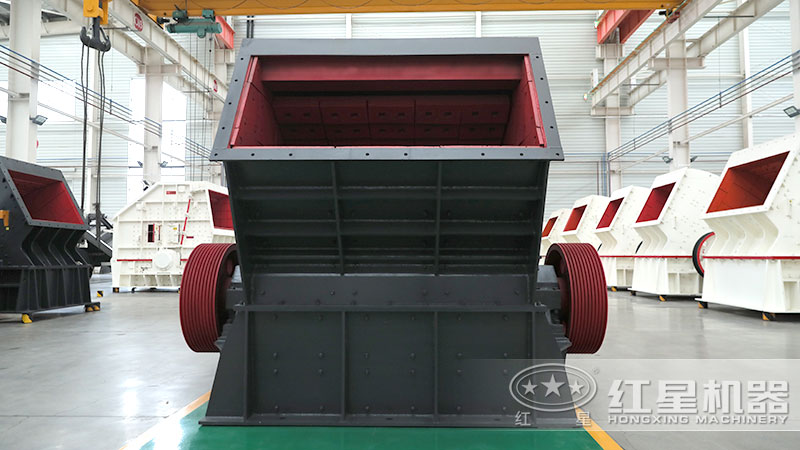 反擊破碎機(jī)適用于軟硬物料的二級(jí)破碎作業(yè) 反擊破碎機(jī)適用于軟硬物料的二級(jí)破碎作業(yè)