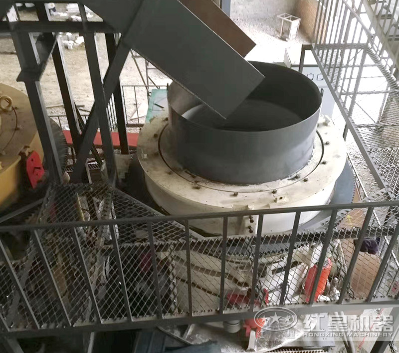 圓錐破碎機進(jìn)料口細(xì)節(jié)圖