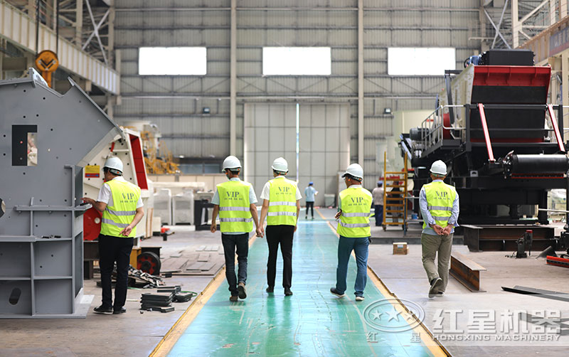 紅星機器磕石機廠家，客戶來實地考察