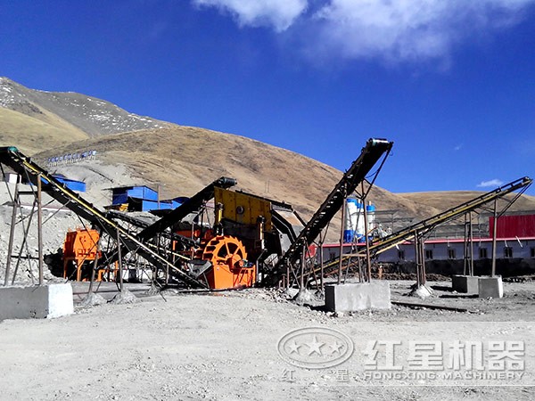 能處理千把噸的洗砂機(jī)現(xiàn)場 能處理千把噸的洗砂機(jī)現(xiàn)場