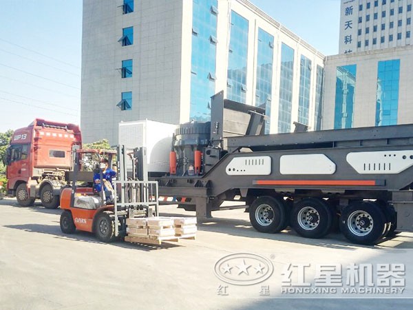 車載圓錐破碎機(jī)可直接開往現(xiàn)場(chǎng)
