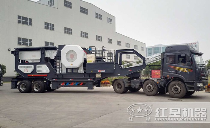 移動式礦石破碎機發(fā)貨圖