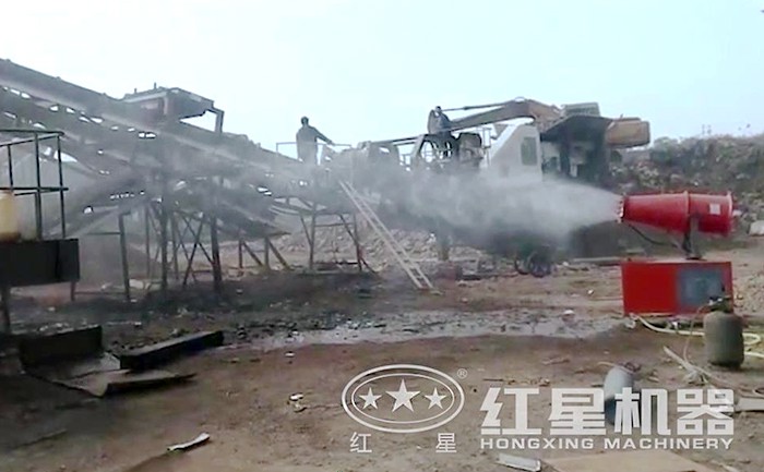 石灰石移動打沙機噴淋裝置作業(yè)現場