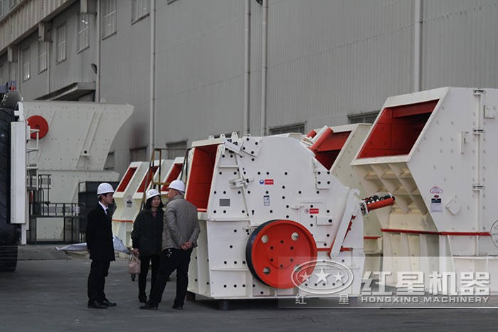 客戶來廠考察，技術(shù)經(jīng)理陪同