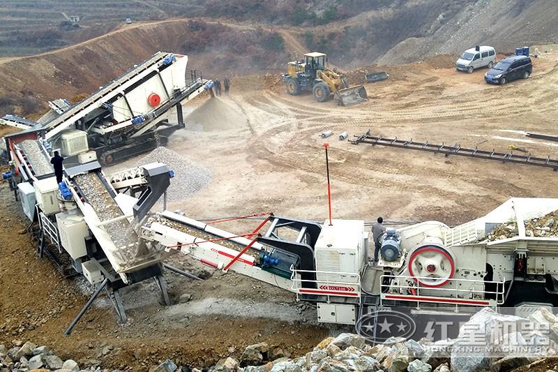 履帶移動(dòng)石子沙石機(jī)，三機(jī)聯(lián)合，破碎