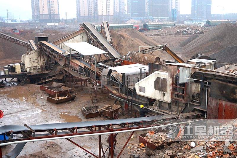 建筑垃圾破碎機(jī)-輪胎式移動(dòng)破碎站，雙機(jī)聯(lián)合