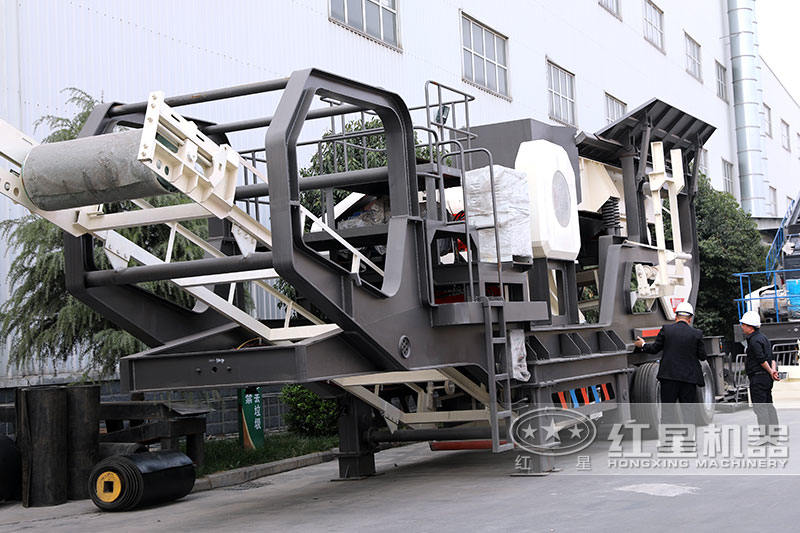 小型移動破碎機(jī)客戶考察