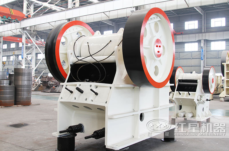 大型鄂式破碎機，粗碎石子軋石設(shè)備