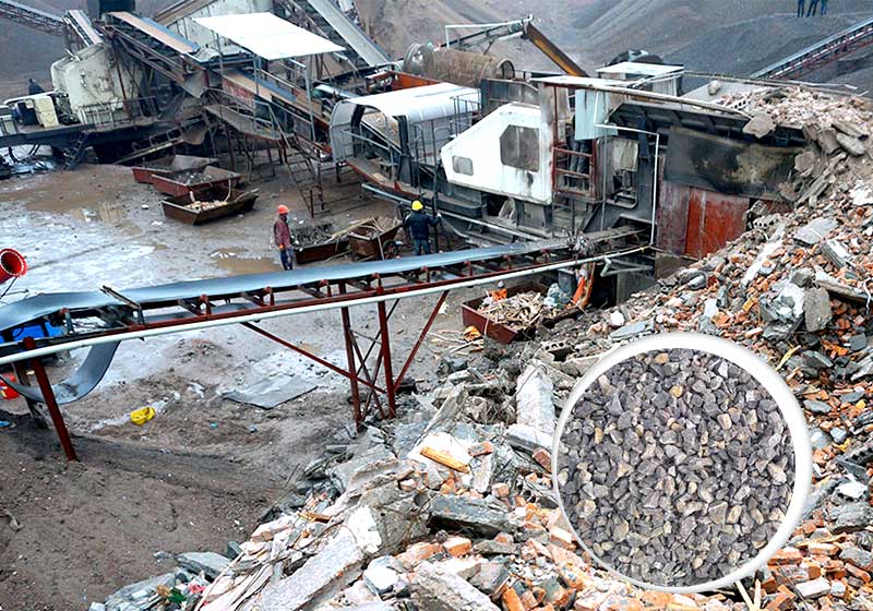 移動(dòng)破碎機(jī)現(xiàn)場(chǎng)，粒形好，客戶非常滿意