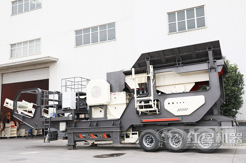 鄂破移動(dòng)石料破碎機(jī)，進(jìn)料口大，破碎力度強(qiáng)